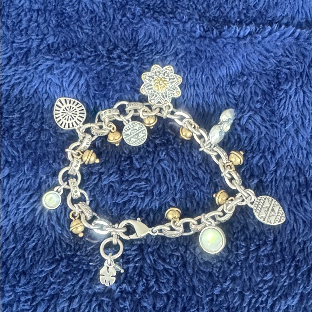 Lucky Brand Silver Charm Bracelet 40$